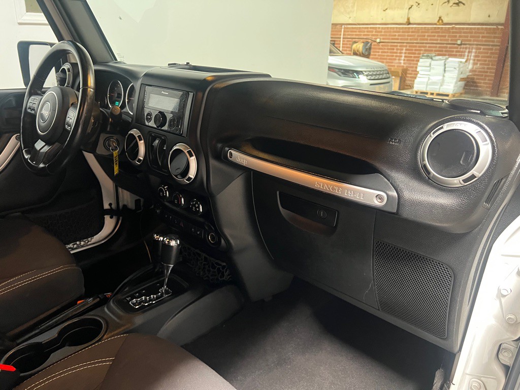 2015 Jeep Wrangler Image 19