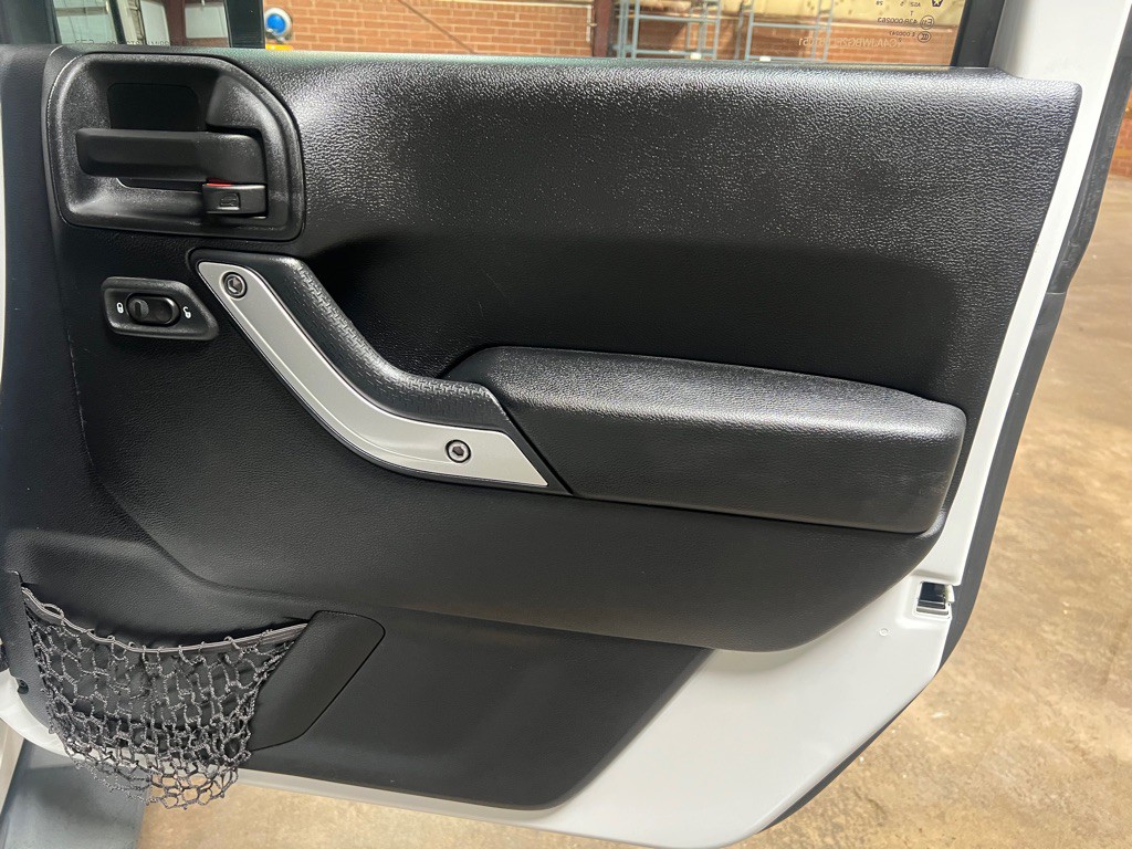 2015 Jeep Wrangler Image 20