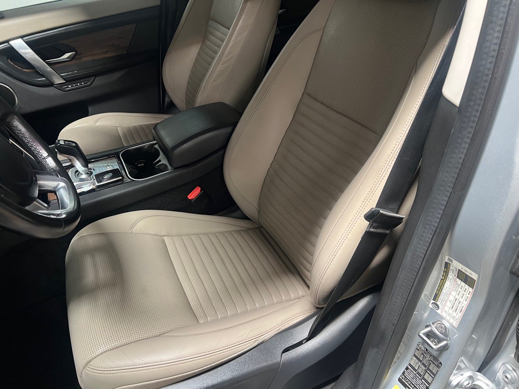 2020 Land Rover Discovery Sport Image 16