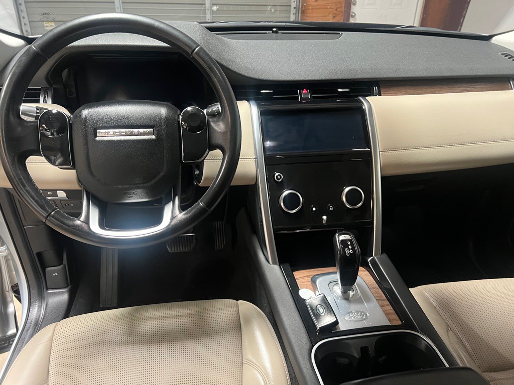 2020 Land Rover Discovery Sport Image 21