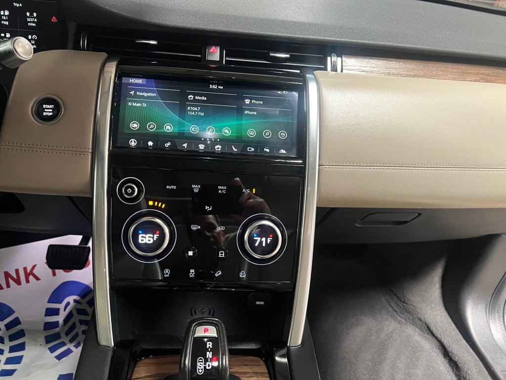 2020 Land Rover Discovery Sport Image 22