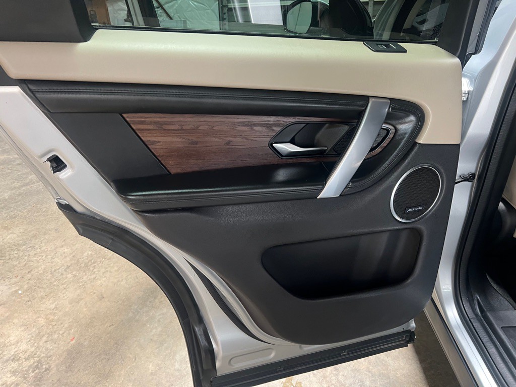 2020 Land Rover Discovery Sport Image 26