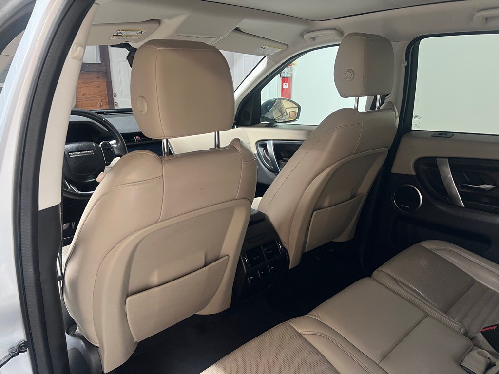 2020 Land Rover Discovery Sport Image 30