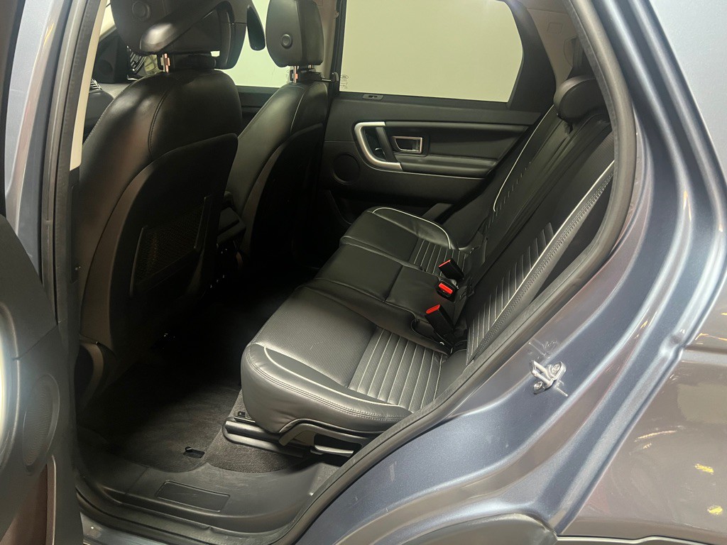 2019 Land Rover Discovery Sport Image 17