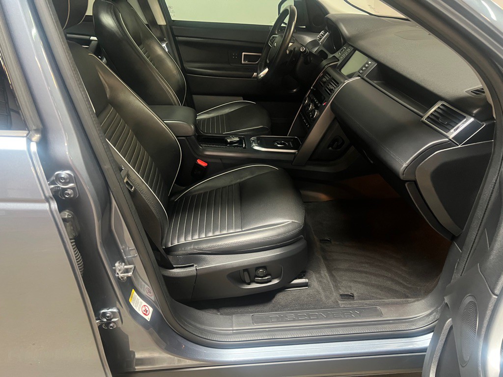 2019 Land Rover Discovery Sport Image 18