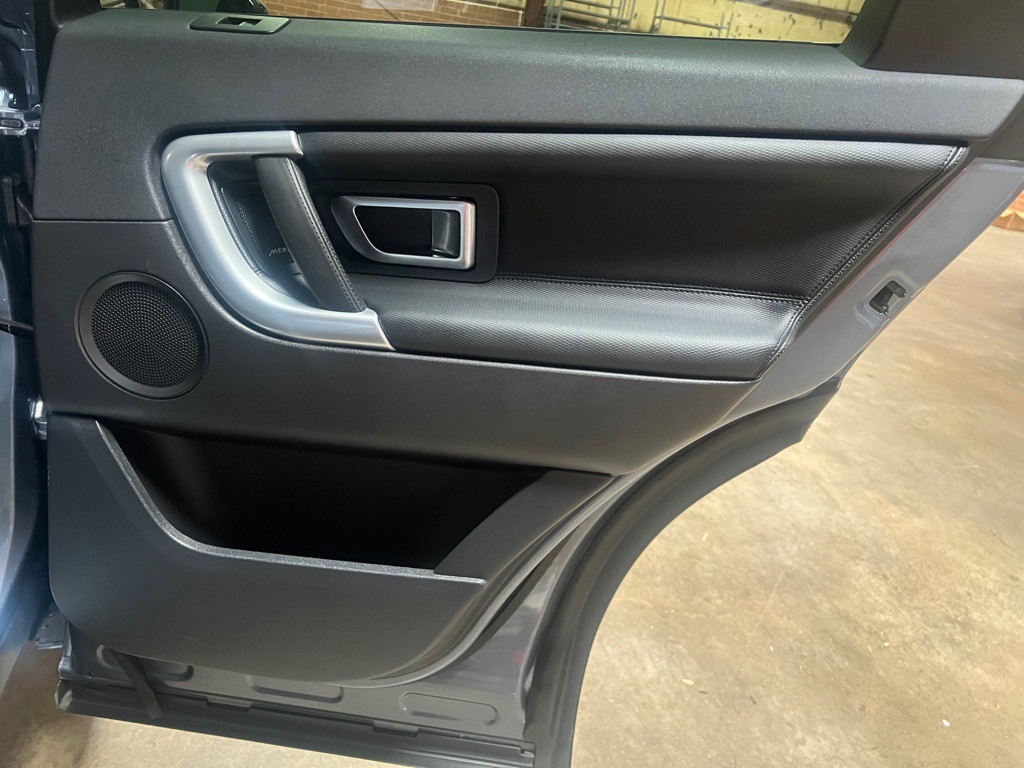 2019 Land Rover Discovery Sport Image 28