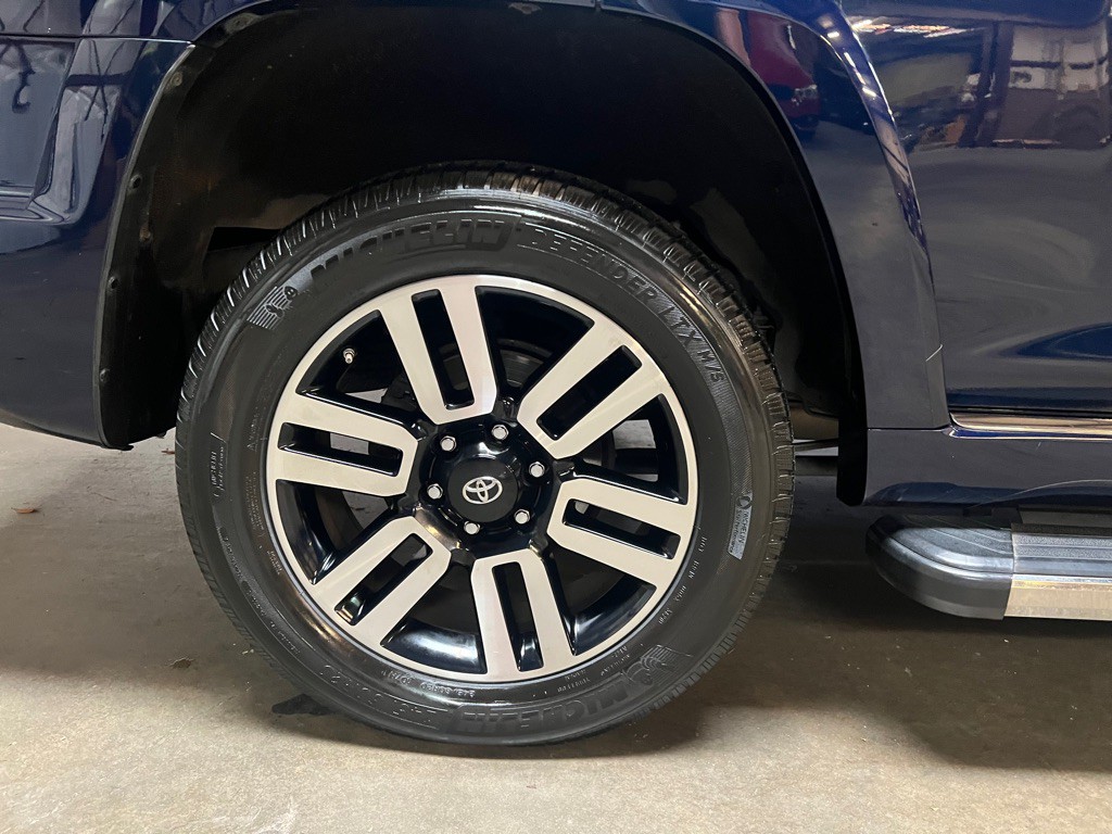 2016 Toyota 4Runner Image 11