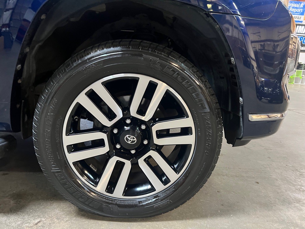 2016 Toyota 4Runner Image 12