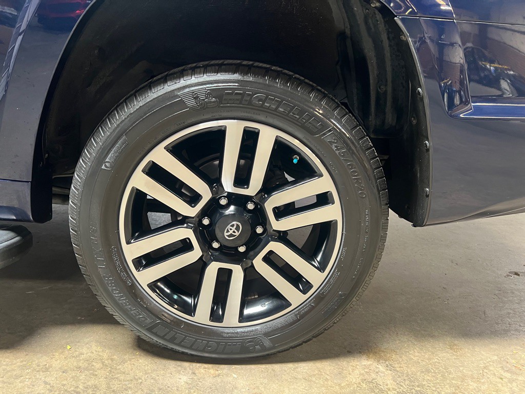 2016 Toyota 4Runner Image 13