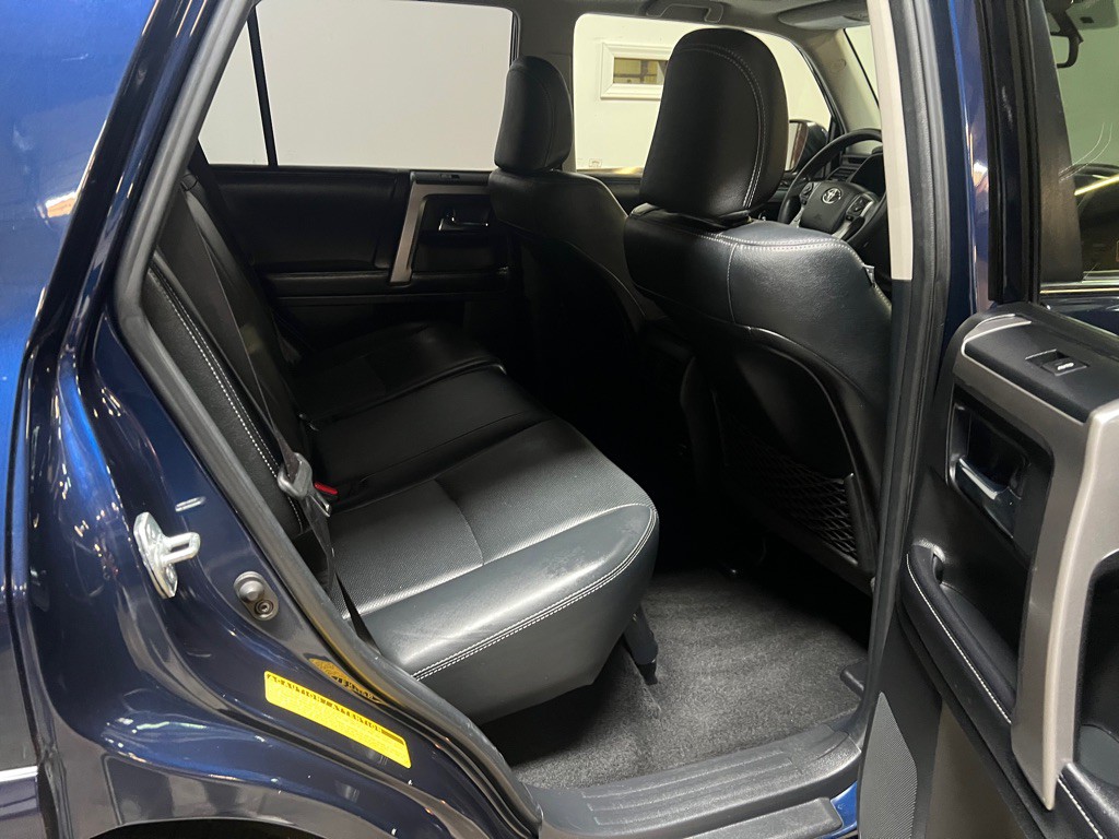 2016 Toyota 4Runner Image 18