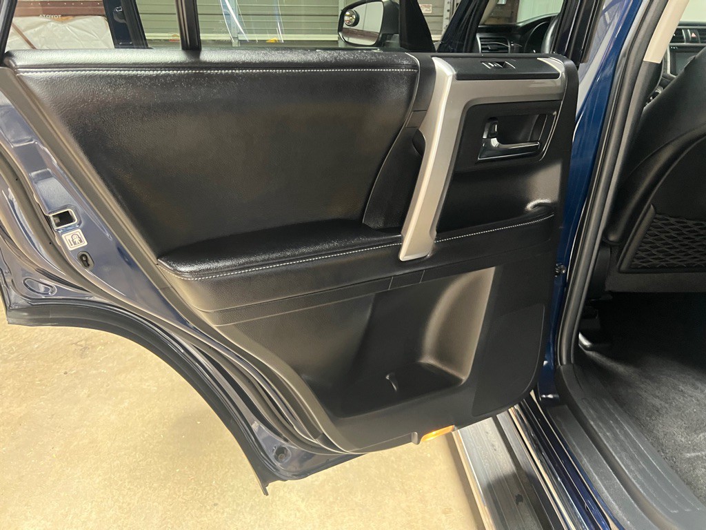 2016 Toyota 4Runner Image 23
