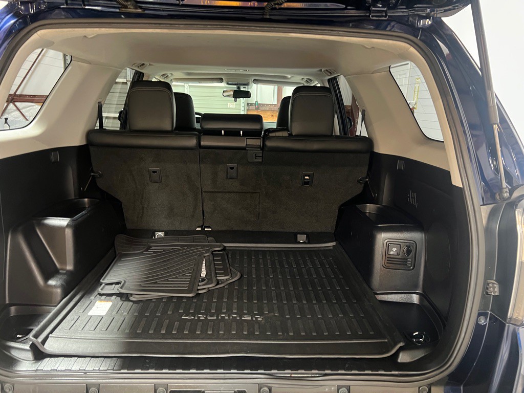2016 Toyota 4Runner Image 25