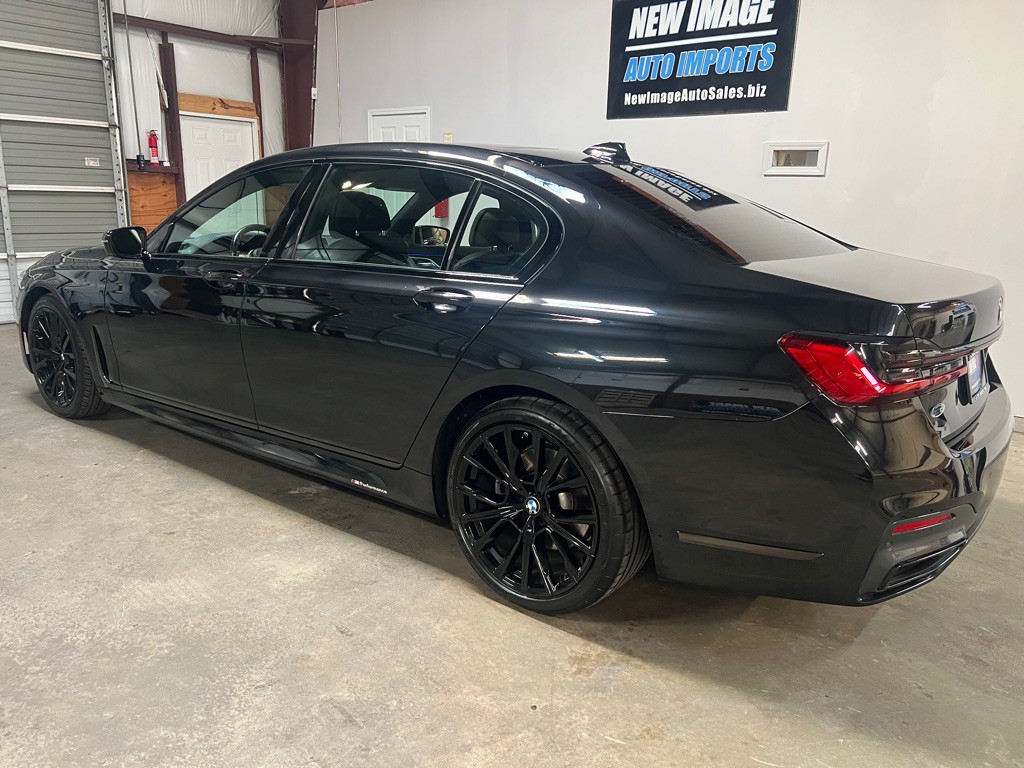 2022 BMW 7 Series Image 9