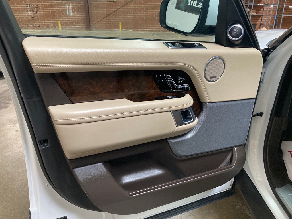 2018 Land Rover Range Rover Image 12