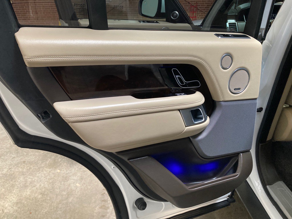 2018 Land Rover Range Rover Image 17
