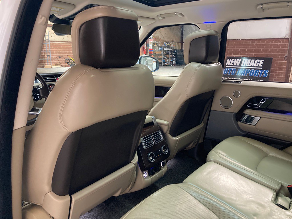 2018 Land Rover Range Rover Image 18