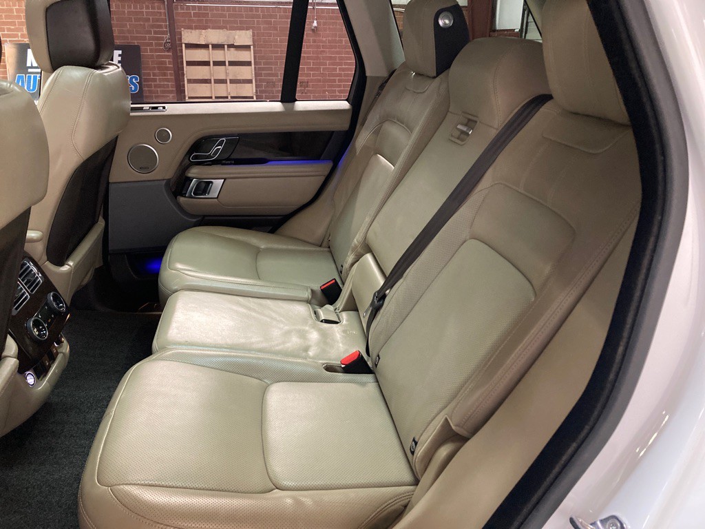 2018 Land Rover Range Rover Image 19