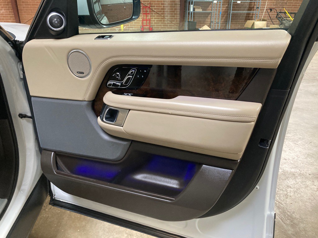 2018 Land Rover Range Rover Image 25