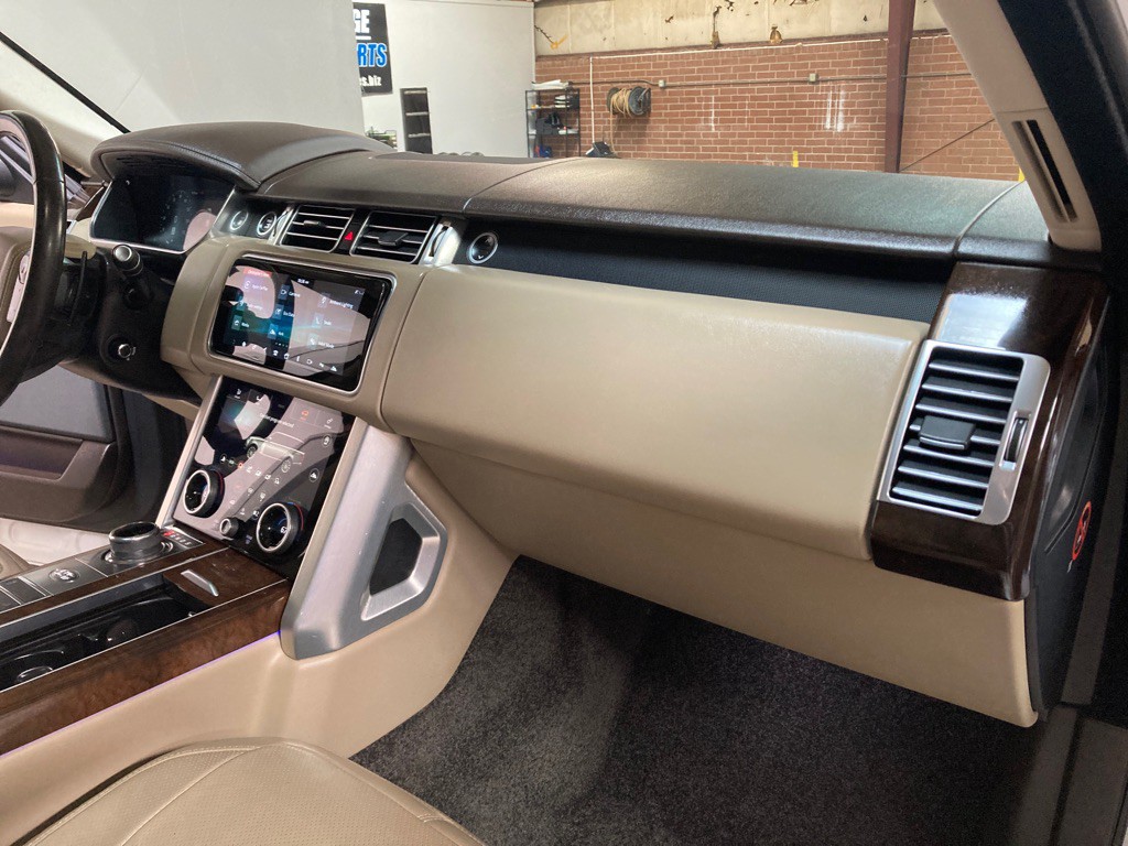 2018 Land Rover Range Rover Image 28