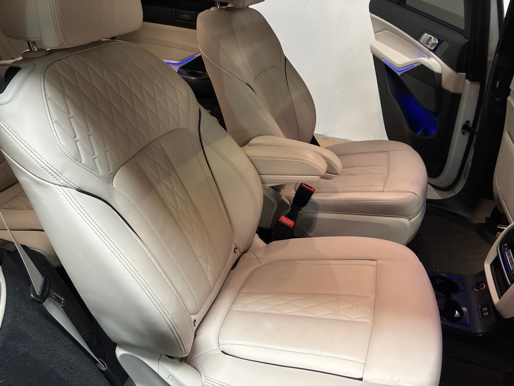 2022 BMW X7 Image 21