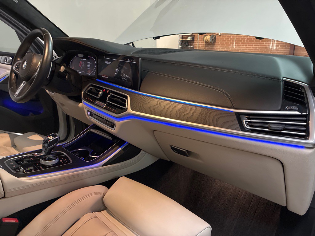 2022 BMW X7 Image 26