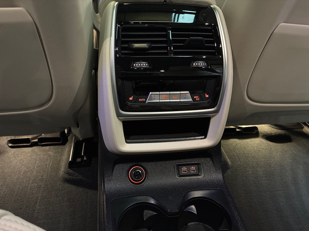2022 BMW X7 Image 31