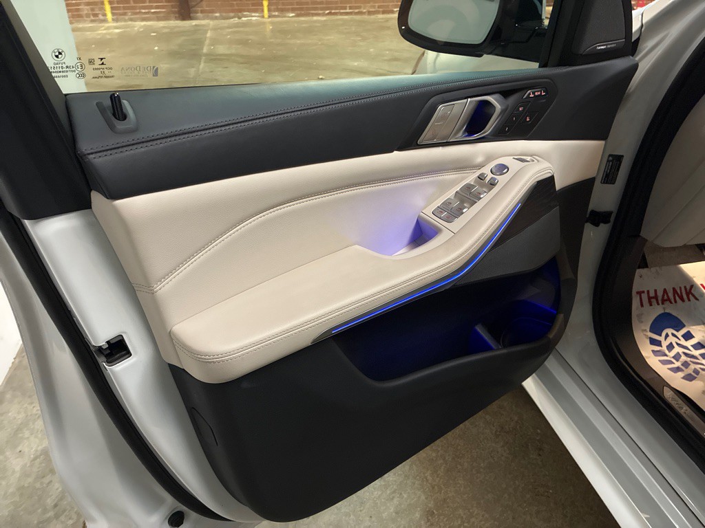 2022 BMW X7 Image 32