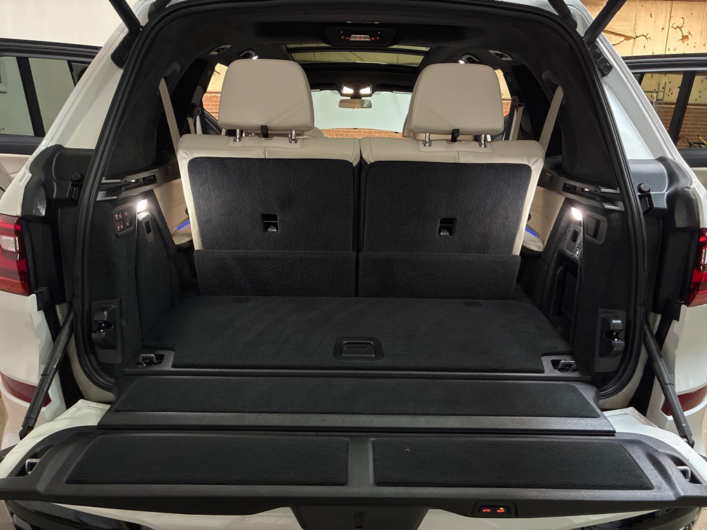 2022 BMW X7 Image 36