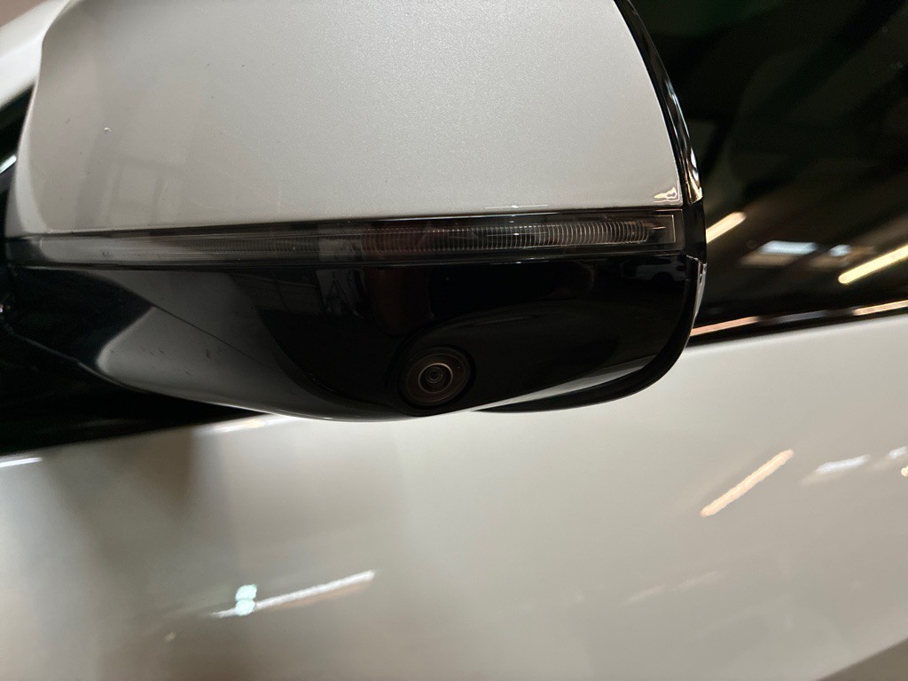 2022 BMW X7 Image 41