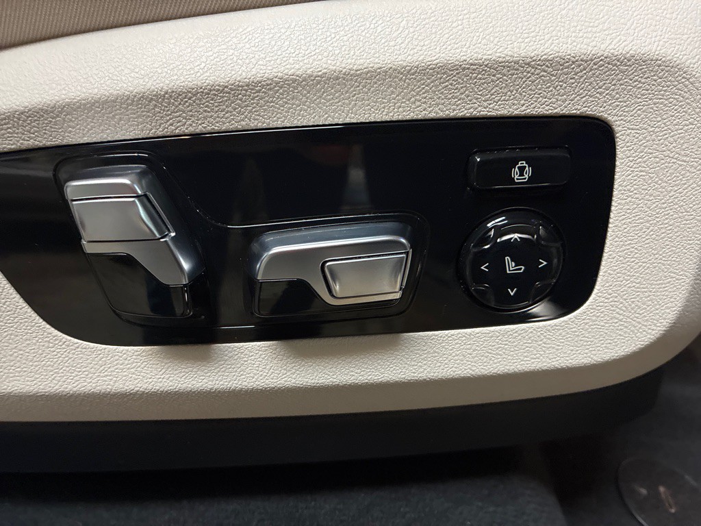 2022 BMW X7 Image 46