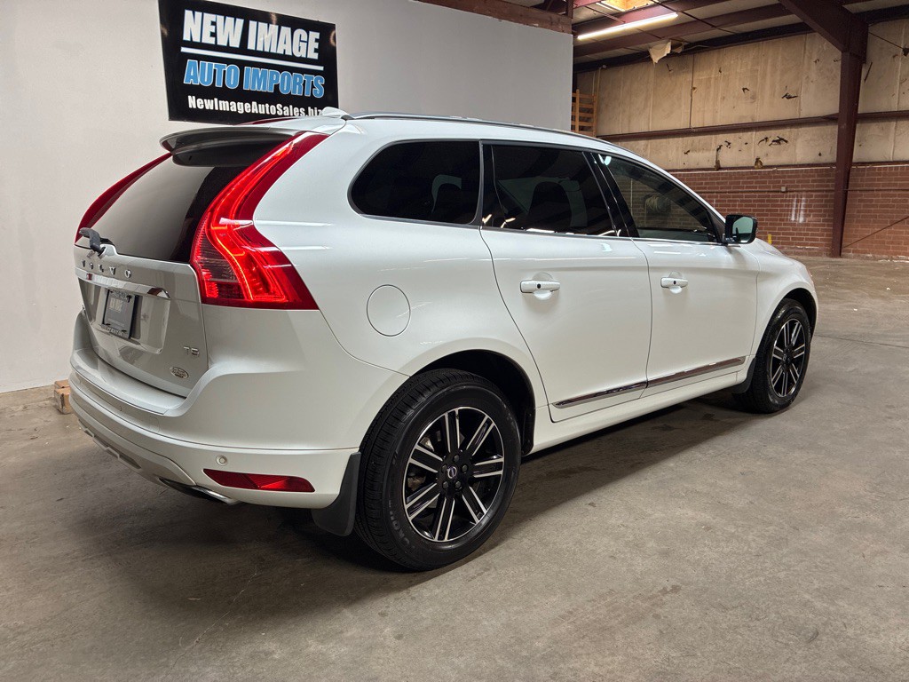 2017 Volvo XC60 Image 5
