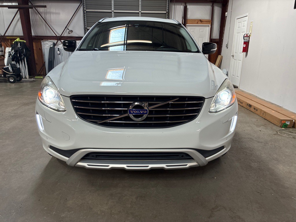 2017 Volvo XC60 Image 7