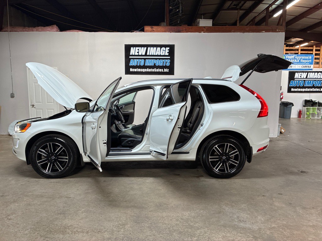 2017 Volvo XC60 Image 14