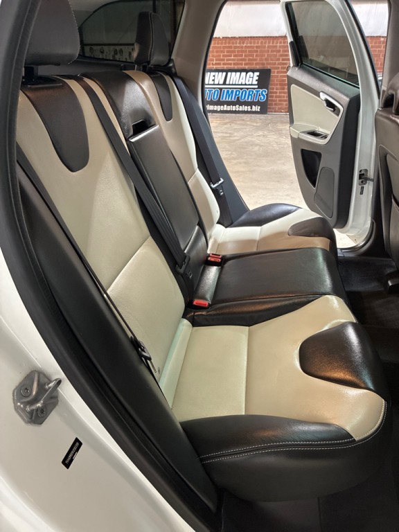 2017 Volvo XC60 Image 28