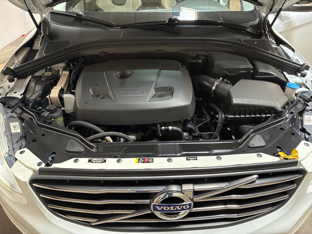 2017 Volvo XC60 Image 33