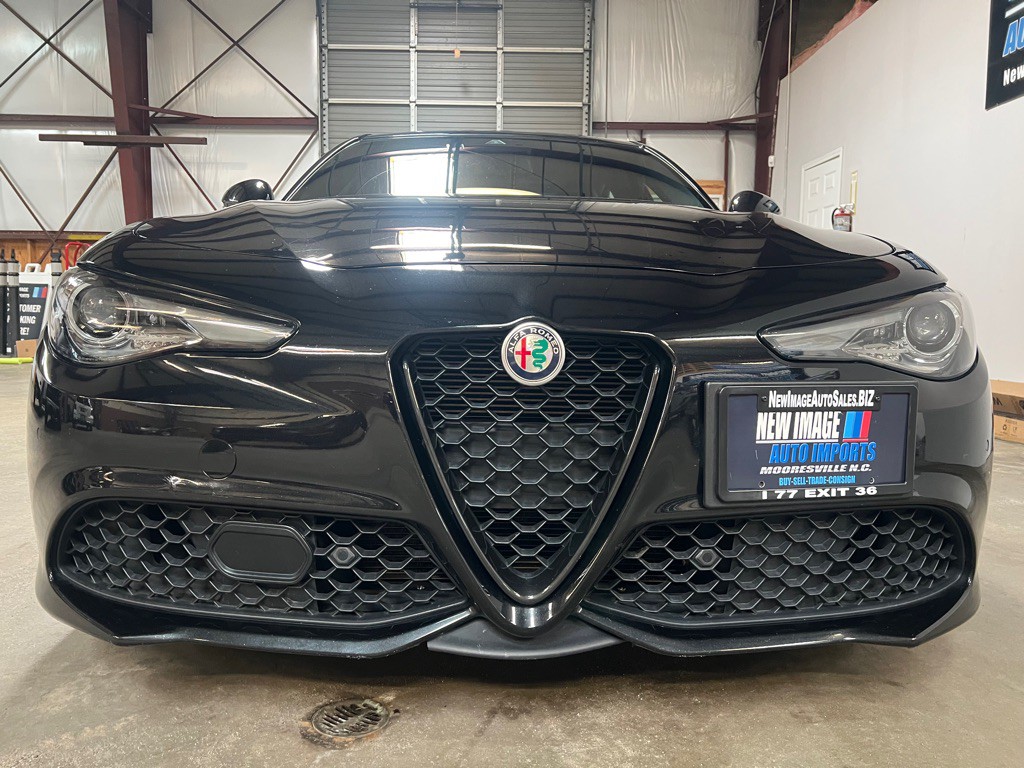 2021 Alfa Romeo Giulia Image 8