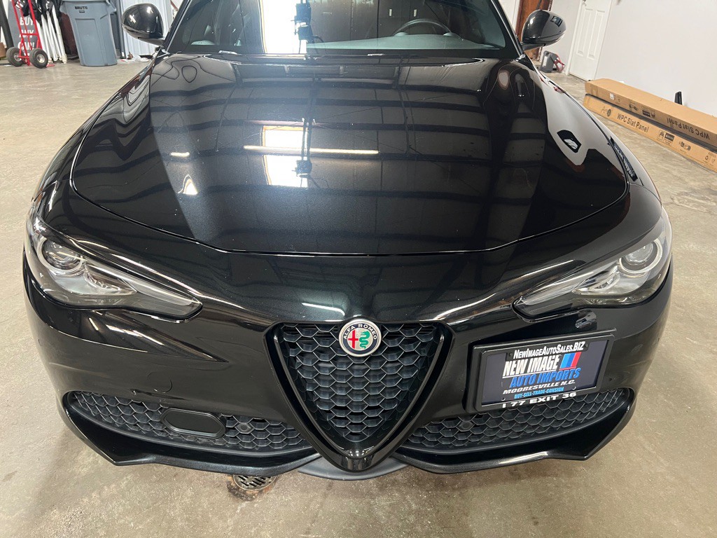 2021 Alfa Romeo Giulia Image 9