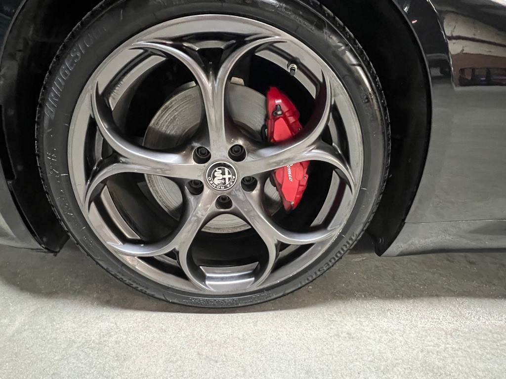 2021 Alfa Romeo Giulia Image 12