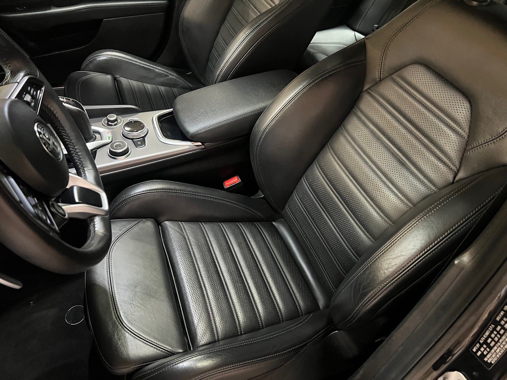 2021 Alfa Romeo Giulia Image 15