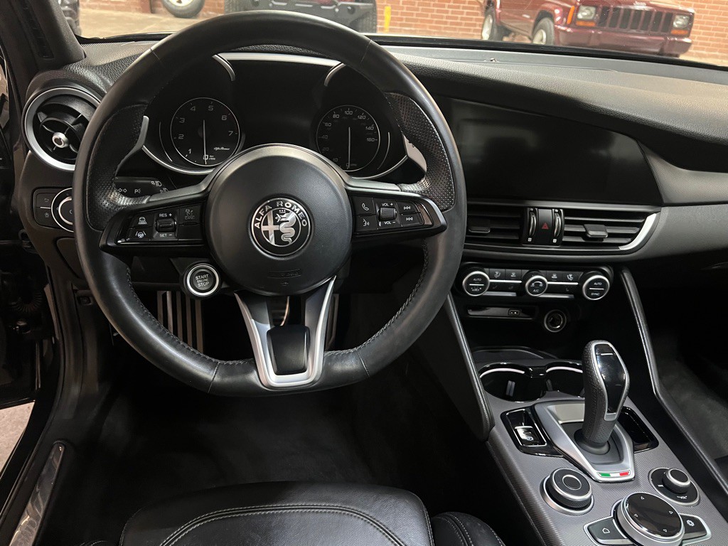 2021 Alfa Romeo Giulia Image 20