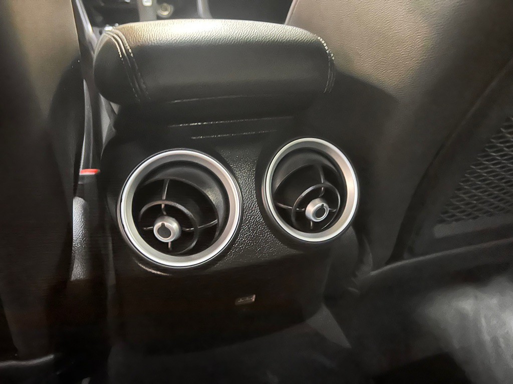 2021 Alfa Romeo Giulia Image 24