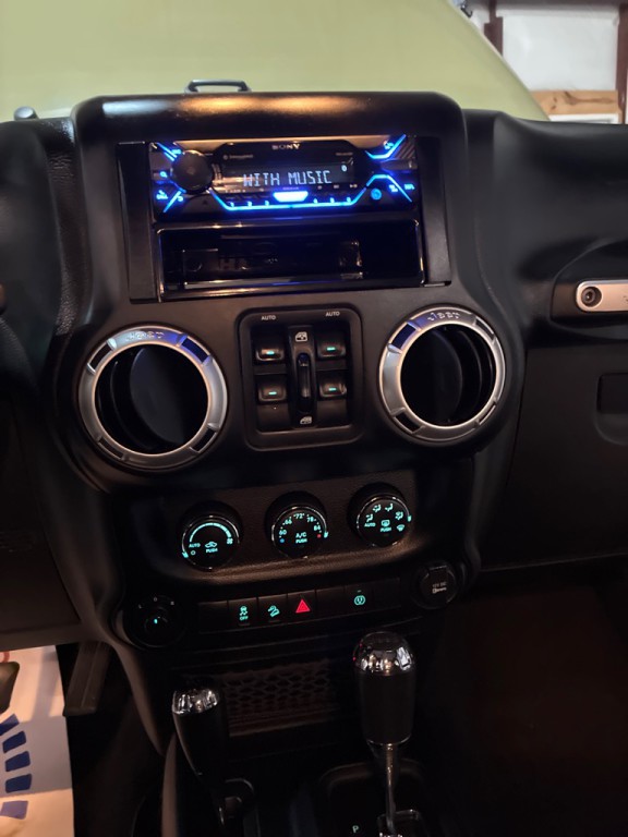 2013 Jeep Wrangler Unlimited Image 23