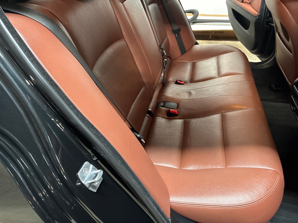 2014 BMW 5 Series Image 19