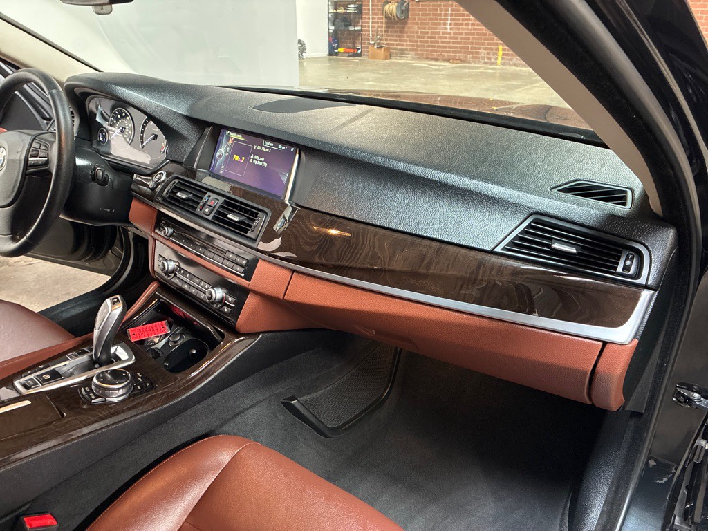 2014 BMW 5 Series Image 22