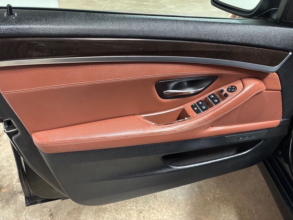 2014 BMW 5 Series Image 23