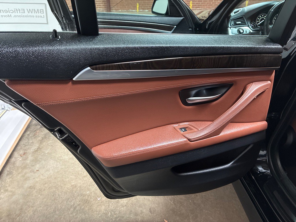 2014 BMW 5 Series Image 24