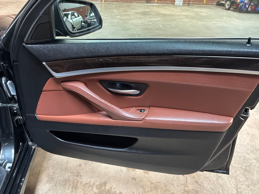 2014 BMW 5 Series Image 26