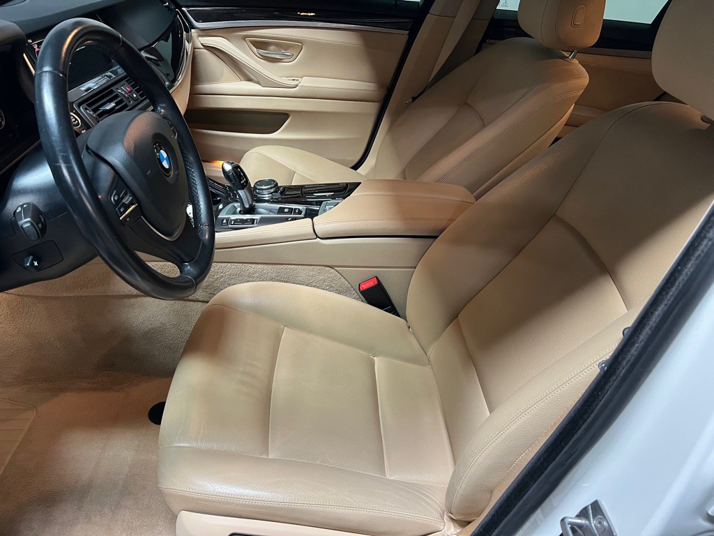 2015 BMW 5 Series Image 17