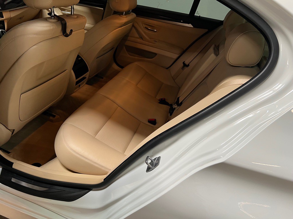 2015 BMW 5 Series Image 18