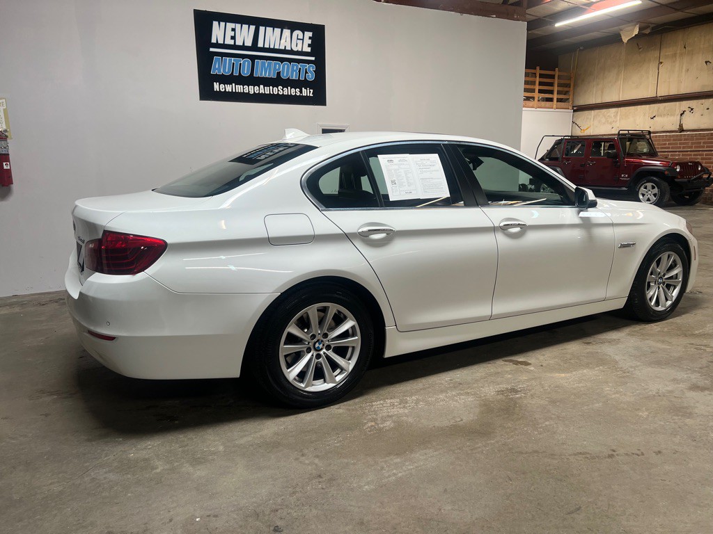 2016 BMW 5 Series Image 2